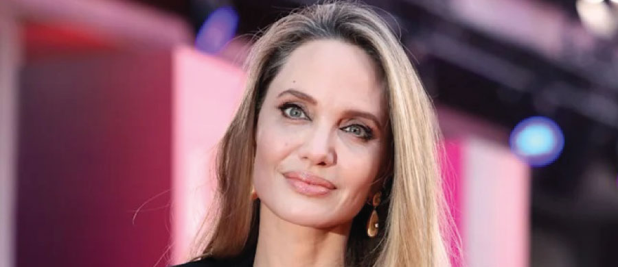 Angelina Jolie speak languages