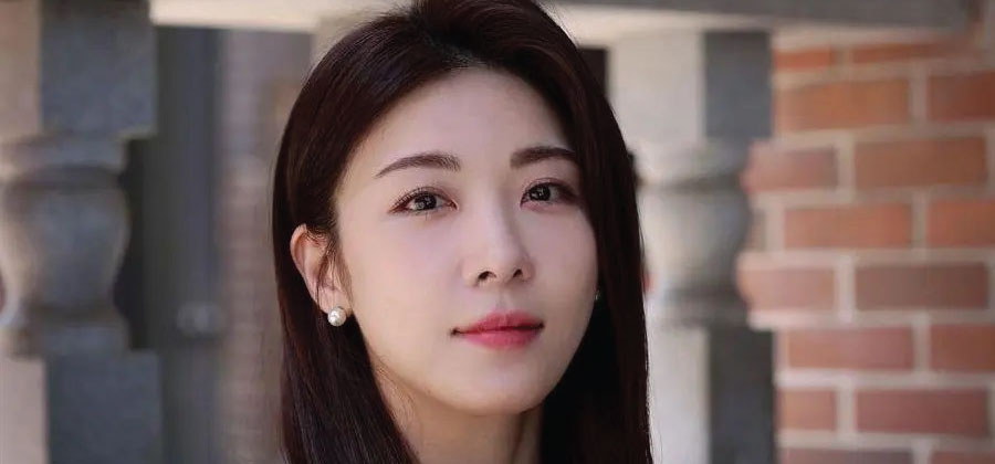 Ha Ji Won speak languages fluently