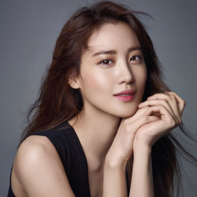 Claudia Kim